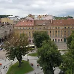 Deluxe S 6-8 Lvov
