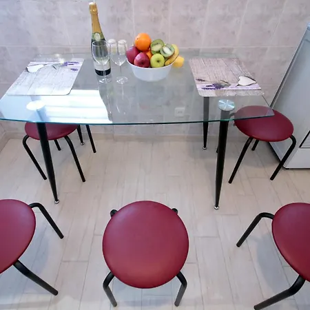 Deluxe S 6-8 Apartment