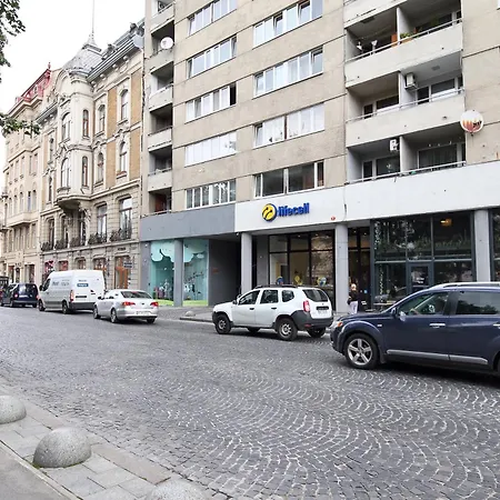 Deluxe S 6-8 Leopoli