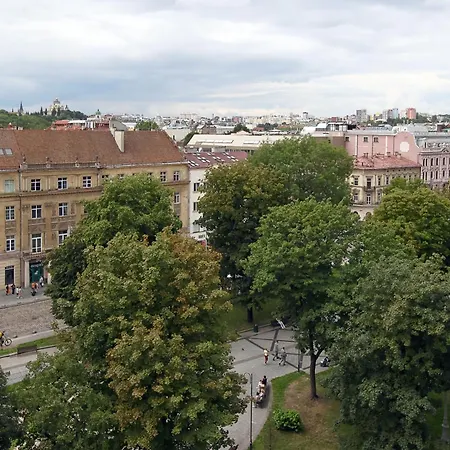 Deluxe S 6-8 Leopoli