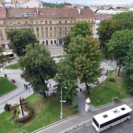 Deluxe S 6-8 Apartment Lviv