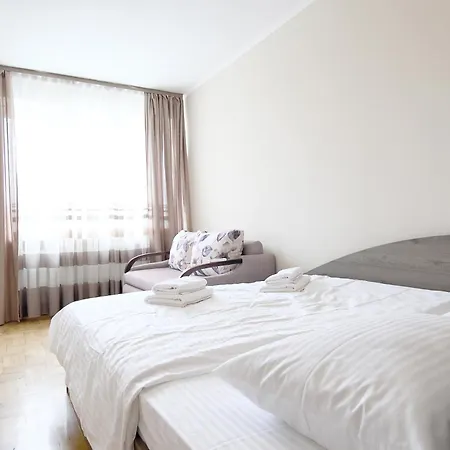 Deluxe S 6-8 * Lviv